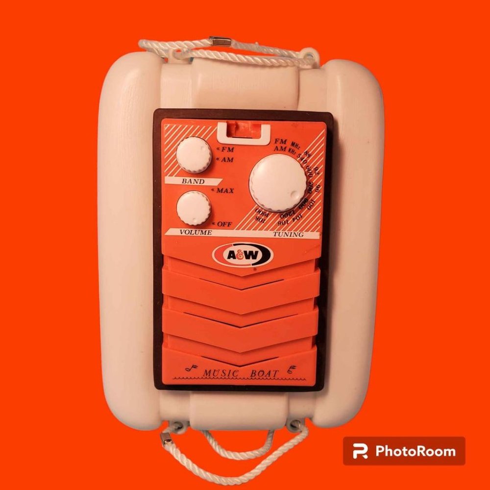 VINTAGE A&W ROOT BEER PROMO FLOATING MUSIC BOAT TRANSISTOR RADIO FOR POOL - RARE